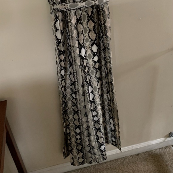 Long flowey romper - Picture 2 of 6